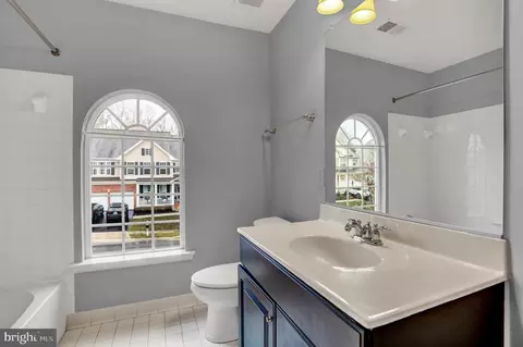 Bath - 2000 Thistlewood Rd, Baltimore, MD 21209 photo 5 of 7