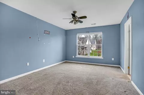 Bedroom - 2000 Thistlewood Rd, Baltimore, MD 21209 photo 2 of 5