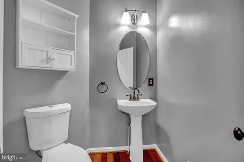 Entry Way - 2000 Thistlewood Rd, Baltimore, MD 21209 photo 5 of 6