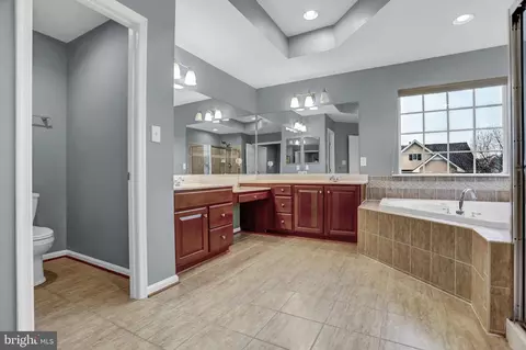 Bath - 2000 Thistlewood Rd, Baltimore, MD 21209 photo 1 of 7