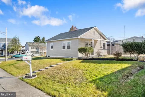 3 Right Elevator Dr, Middle River, MD 21220