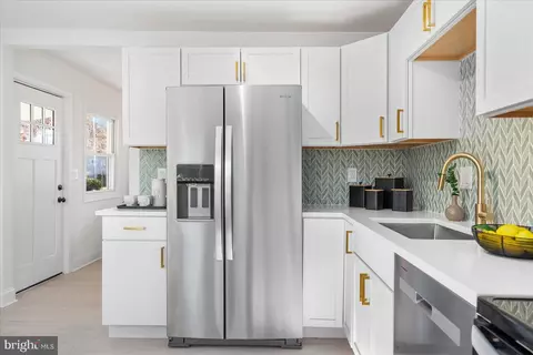 3 Right Elevator Dr, Middle River, MD 21220 photo 16