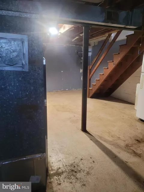 Entry Way - 1900 Wareham Rd, Dundalk, MD 21222 photo 3 of 3