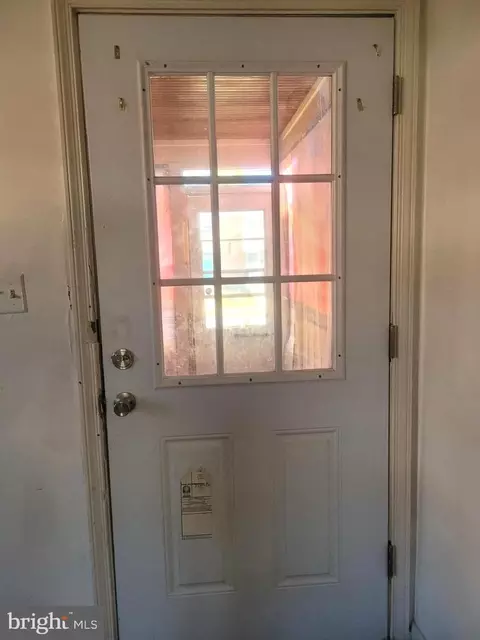 Entry Way - 1900 Wareham Rd, Dundalk, MD 21222 photo 2 of 3