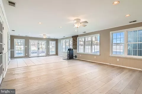 Living - 3107 Newton Rd, Sparrows Point, MD 21219 photo 1 of 6