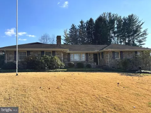 4301 Meadowcliff Rd, Glen Arm, MD 21057