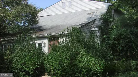 815 Seneca Park Rd, Middle River, MD 21220