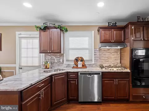 3514 Courtleigh Dr, Windsor Mill, MD 21244 photo 8