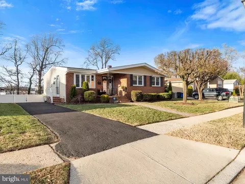 3514 Courtleigh Dr, Windsor Mill, MD 21244 photo 2