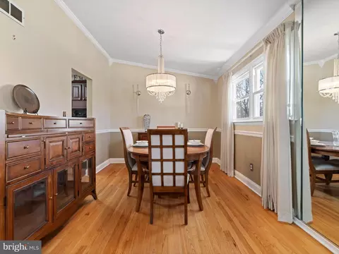 3514 Courtleigh Dr, Windsor Mill, MD 21244 photo 6