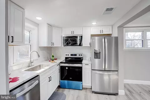 Kitchen - 337 4th Ave, Halethorpe, MD 21227 photo 3 of 3