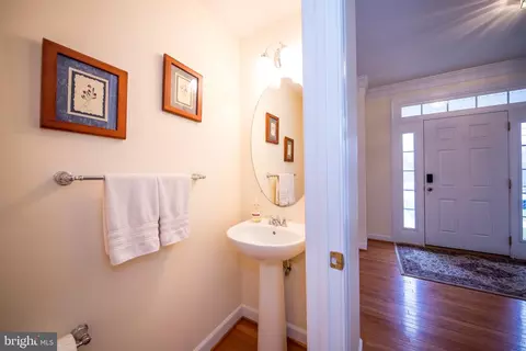 Entry Way - 5241 E Joppa Rd, Perry Hall, MD 21128 photo 3 of 7