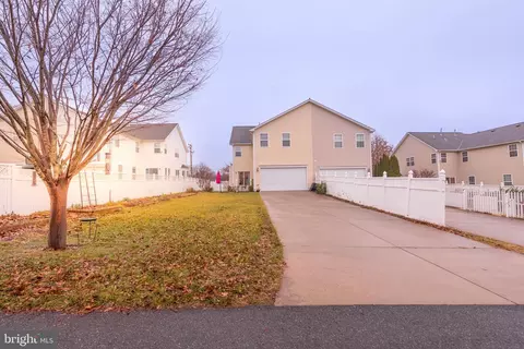 Exterior - 5241 E Joppa Rd, Perry Hall, MD 21128 photo 4 of 5
