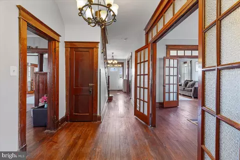 Entry Way - 6830 Windsor Mill Rd, Gwynn Oak, MD 21207 photo 4 of 6
