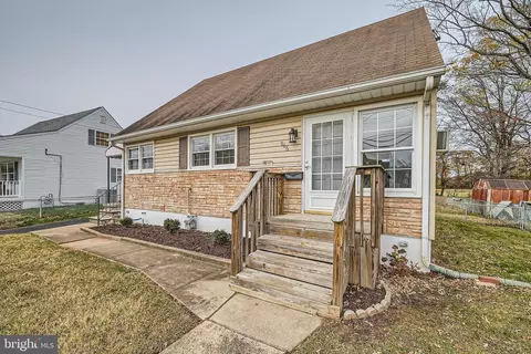 966 Lance Ave, Essex, MD 21221