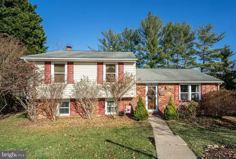 5 Seyon Ct, Catonsville, MD 21228