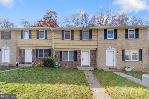 9232 Woodcreek Ct, Parkville, MD 21234