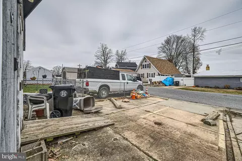 Exterior - 727 Kingston Rd, Middle River, MD 21220 photo 3 of 3