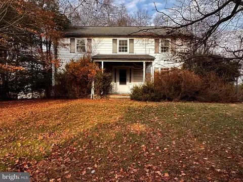 9100 Field Rd, Pikesville, MD 21208