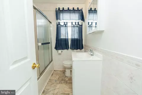 526 Bayside Dr, Dundalk, MD 21222 photo 12
