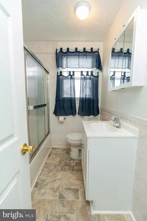 526 Bayside Dr, Dundalk, MD 21222 photo 11
