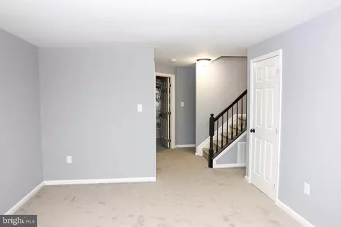 Living - 15 Gemstone, Baltimore, MD 21244 photo 4 of 4