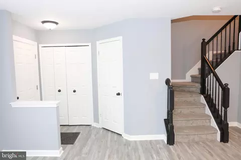 Entry Way - 15 Gemstone, Baltimore, MD 21244 photo 2 of 4
