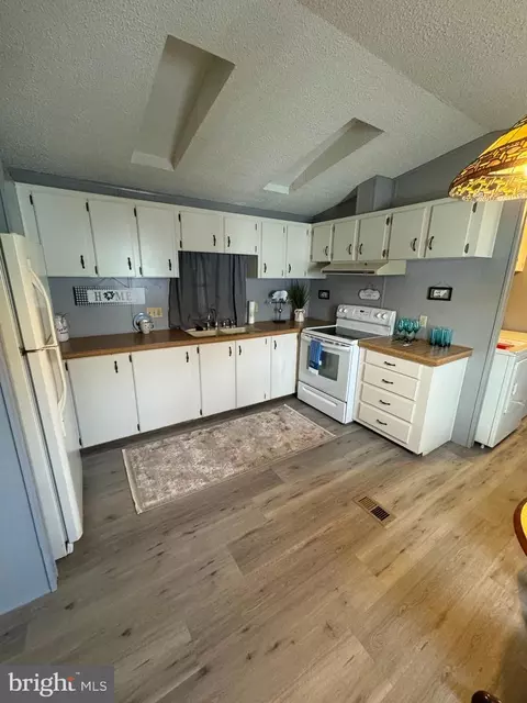 114 Cowhide Cir, Middle River, MD 21220 photo 15