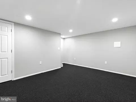Living - 10 Colleton Ct, Nottingham, MD 21236 photo 4 of 4