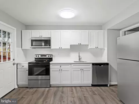 Kitchen - 10 Colleton Ct, Nottingham, MD 21236 photo 2 of 2