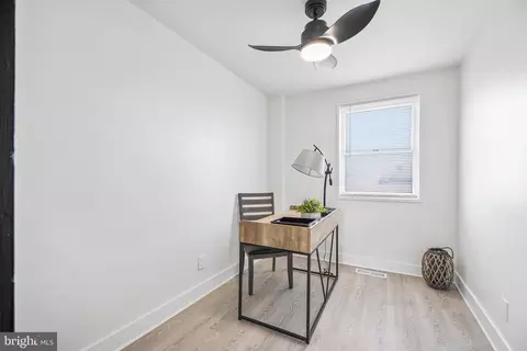 Entry Way - 5416 Whitlock Rd, Baltimore, MD 21229 photo 3 of 4