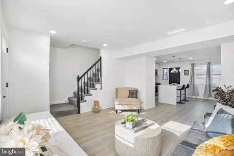 Entry Way - 5416 Whitlock Rd, Baltimore, MD 21229 photo 1 of 4