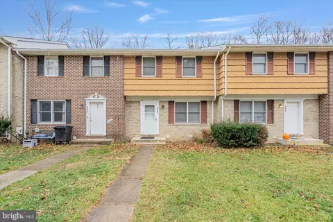 9222 Woodcreek Ct, Parkville, MD 21234