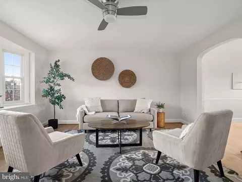 Living - 317 Overbrook Rd, Baltimore, MD 21212 photo 4 of 7