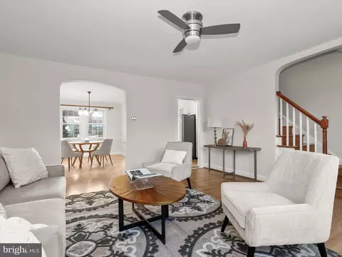 Living - 317 Overbrook Rd, Baltimore, MD 21212 photo 6 of 7