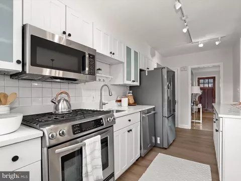 Kitchen - 317 Overbrook Rd, Baltimore, MD 21212 photo 4 of 7
