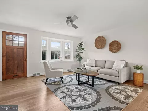 Living - 317 Overbrook Rd, Baltimore, MD 21212 photo 2 of 7