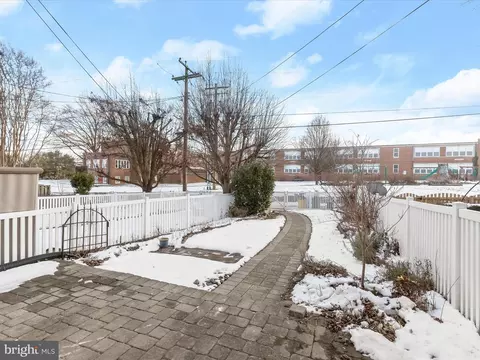 Exterior - 317 Overbrook Rd, Baltimore, MD 21212 photo 4 of 11