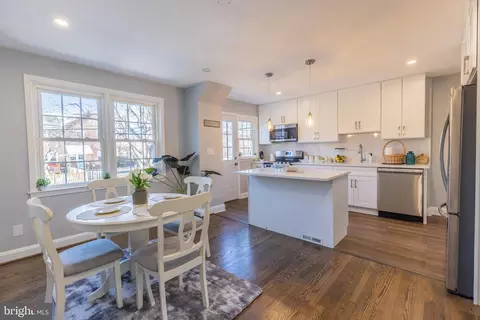 Kitchen - 144 Stevenson Ln, Baltimore, MD 21212 photo 1 of 4