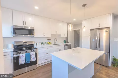 Kitchen - 144 Stevenson Ln, Baltimore, MD 21212 photo 2 of 4