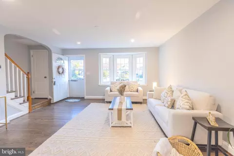 Living - 144 Stevenson Ln, Baltimore, MD 21212 photo 2 of 5