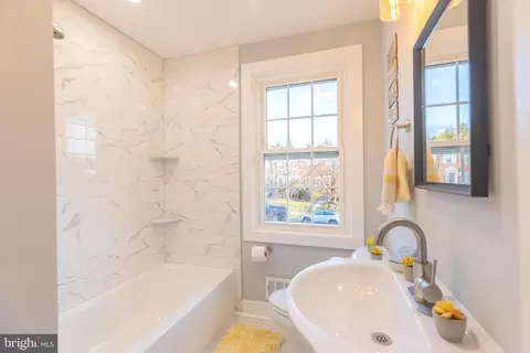 Bath - 144 Stevenson Ln, Baltimore, MD 21212 photo 1 of 3