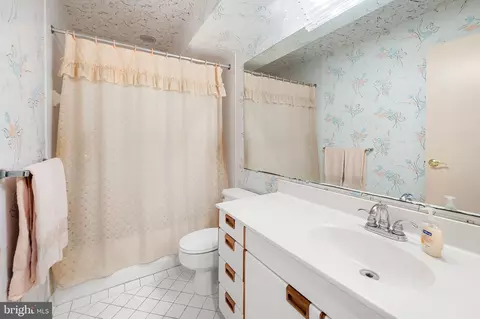 Bath - 9 A Pipe Hill Ct #9A, Baltimore, MD 21209 photo 1 of 2