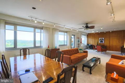 11 Slade Ave #906, Pikesville, MD 21208