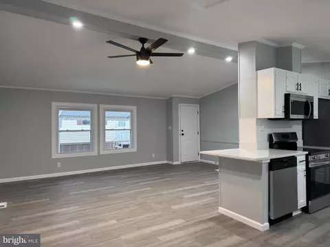 606 Tee Jay Ln, Dundalk, MD 21222 photo 3