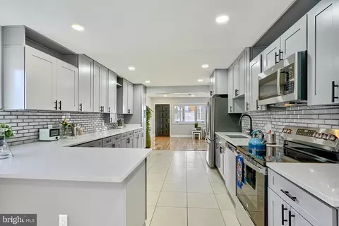 709 Fuselage Ave, Middle River, MD 21220
