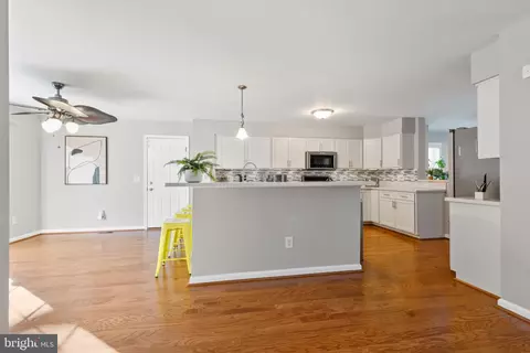 Entry Way - 7405 Plainview, Rosedale, MD 21237 photo 3 of 5