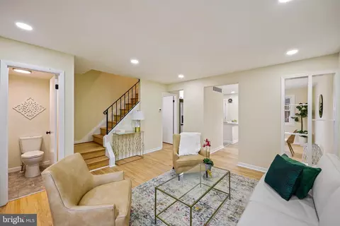 Living - 4353 Crest Heights Rd, Baltimore, MD 21215 photo 3 of 5