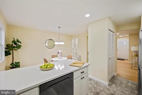 Entry Way - 4353 Crest Heights Rd, Baltimore, MD 21215 photo 1 of 2