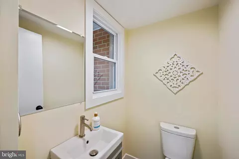 Entry Way - 4353 Crest Heights Rd, Baltimore, MD 21215 photo 2 of 2